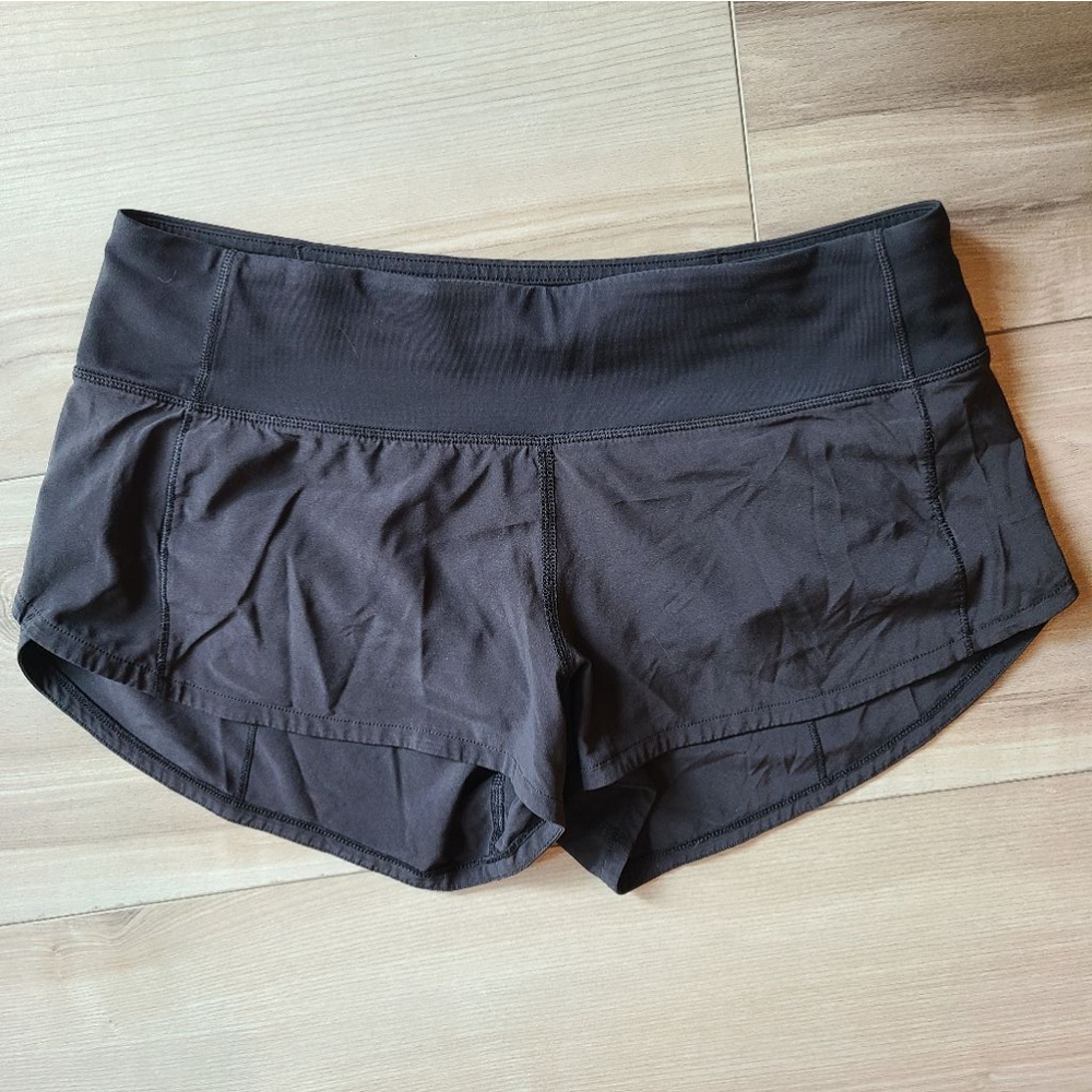 Lululemon Woman's Shorts 2" Black sz 4